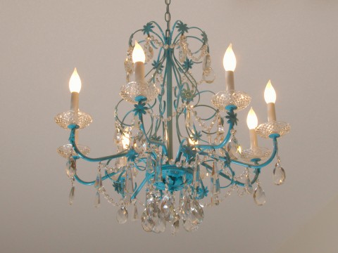 Spraypainted Turquoise Chandelier Makeover