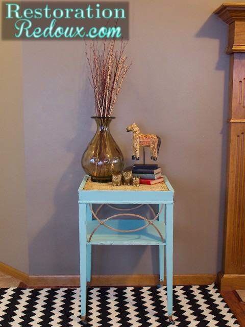 $5 Side Table Make-Over!  A simple way to refinish and paint a side table to make it spectacular!  #furniture #furnituremakeover #refinishing #diy #table  